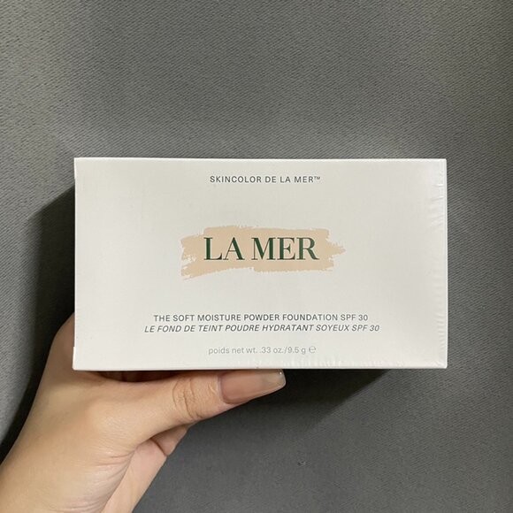 La Mer The Soft Moisture Powder Foundation SPF30 33oz/9.5g - Picture 1 of 5